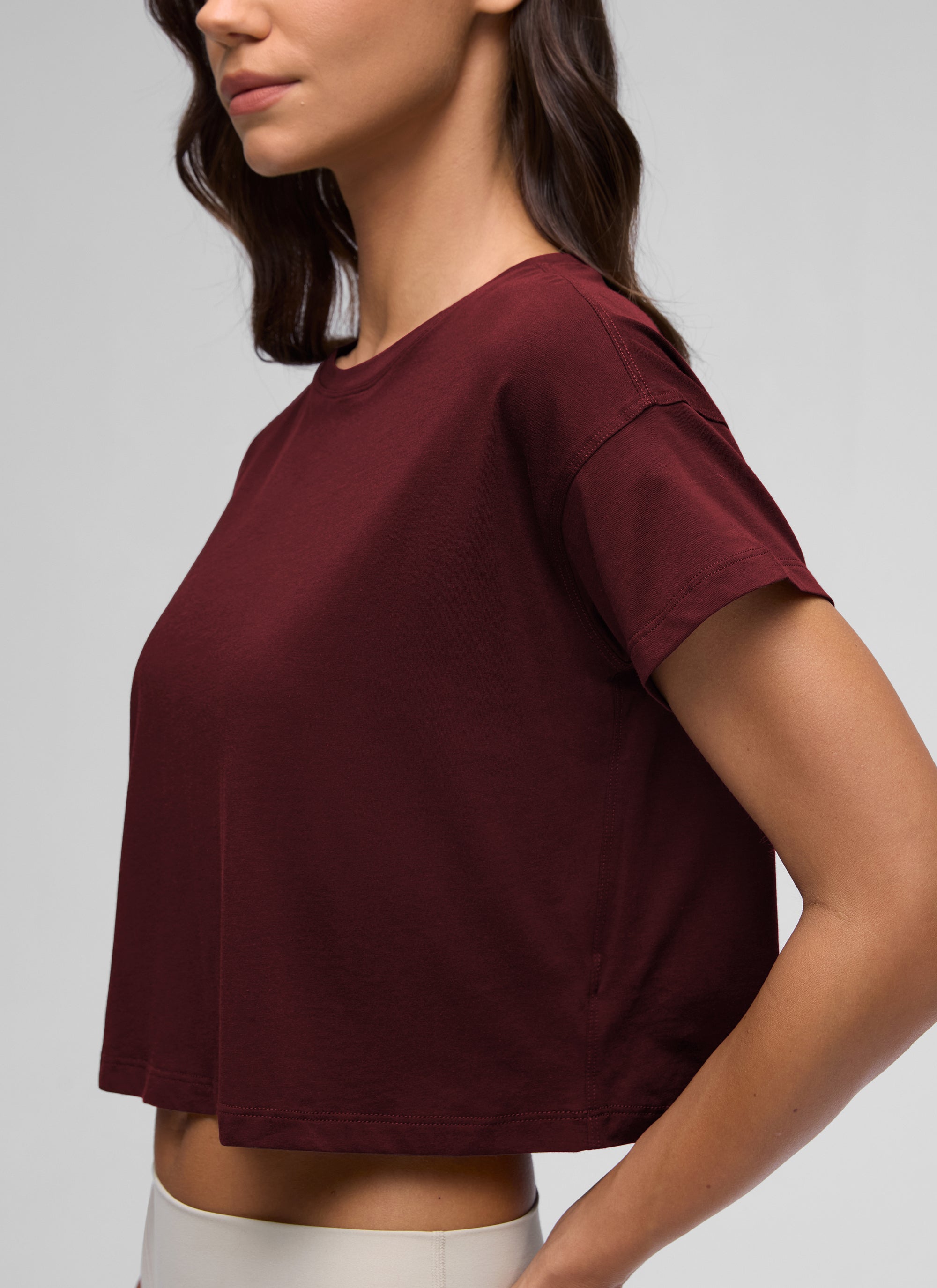 חולצת קרופ Pima Cotton Crew Neck - Red Merlot