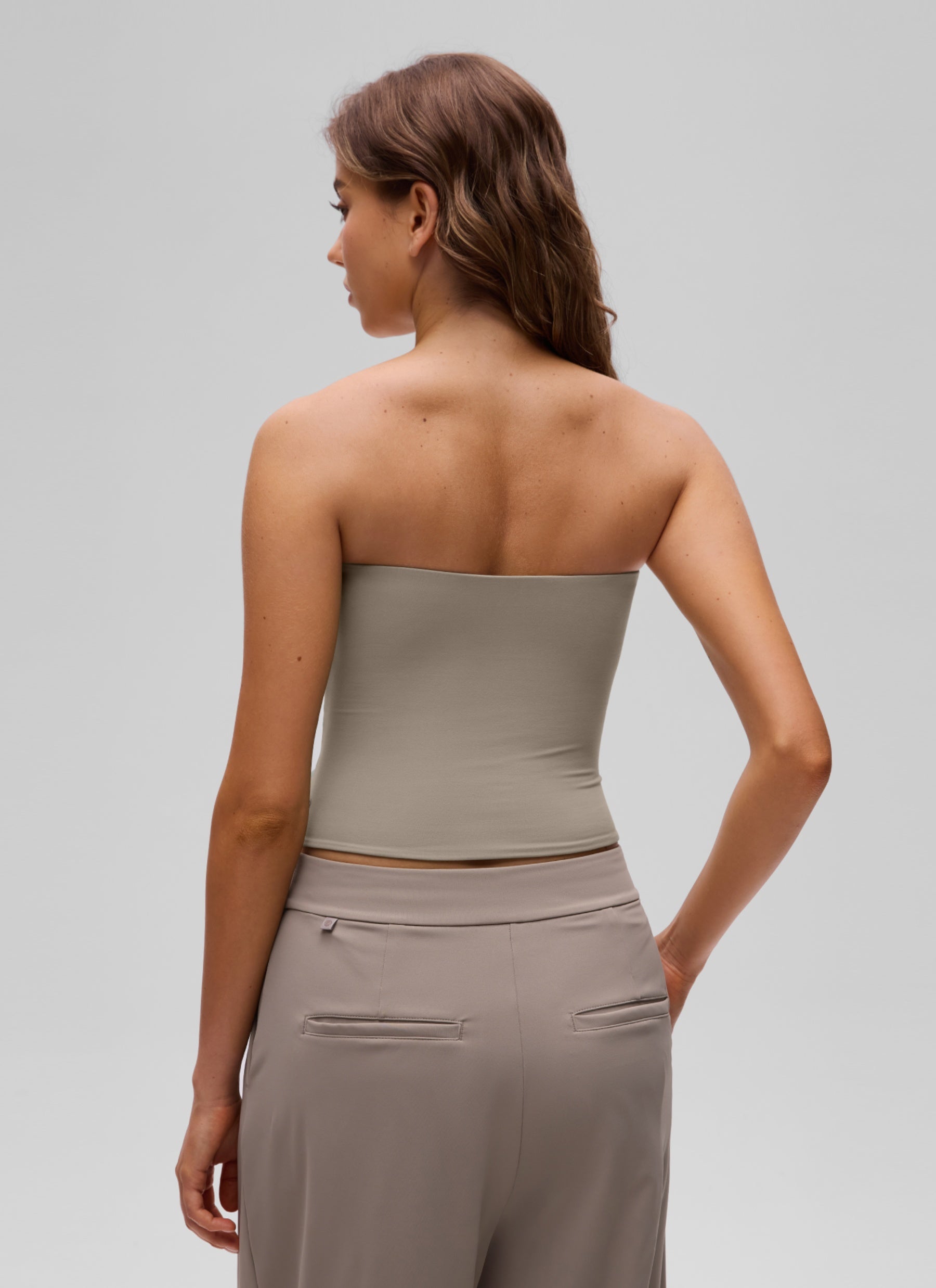 גופיית סטרפלס Butterluxe בטנה כפולה - Warm Ash Grey