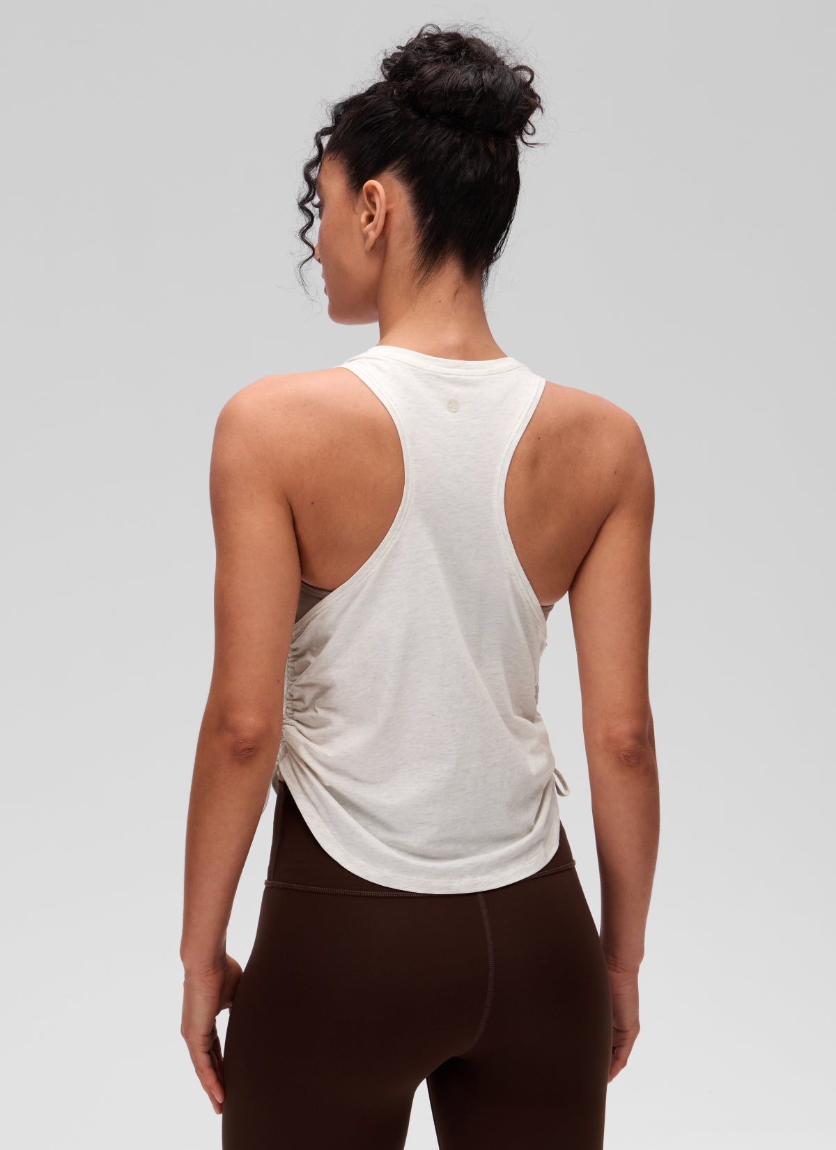גופיית אימון Pima Cotton Racerback Ruched - Ice Grey White