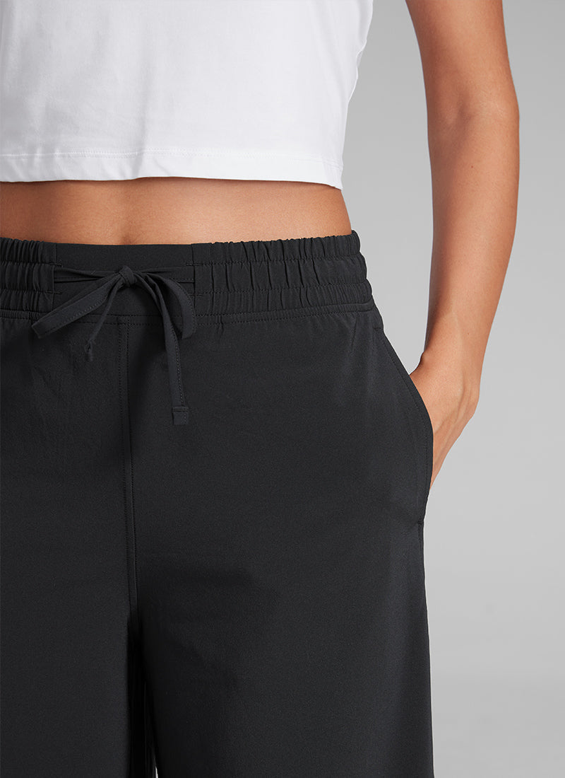 מכנס קל-נוצה Wide Leg עם כיסים 25" - שחור