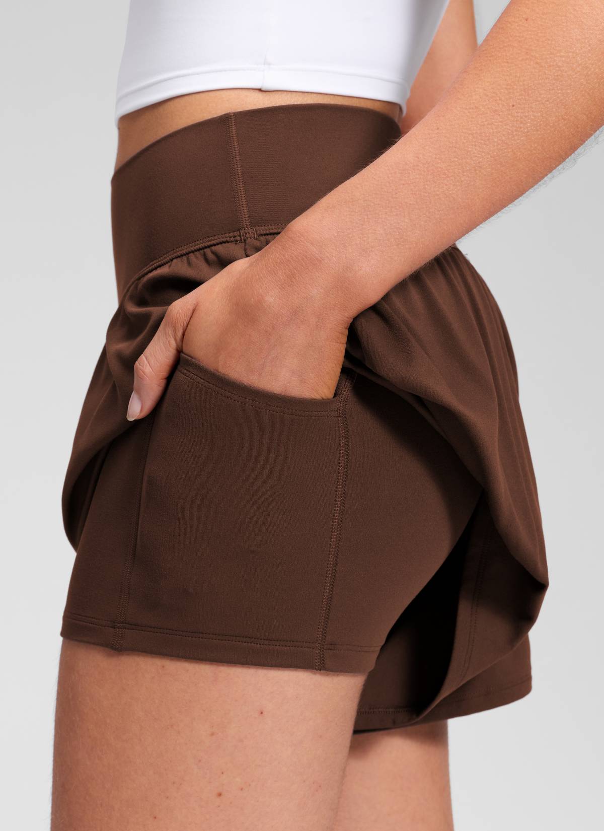 מכנס קצר Softretch Flowy עם כיסים - Lava Brown