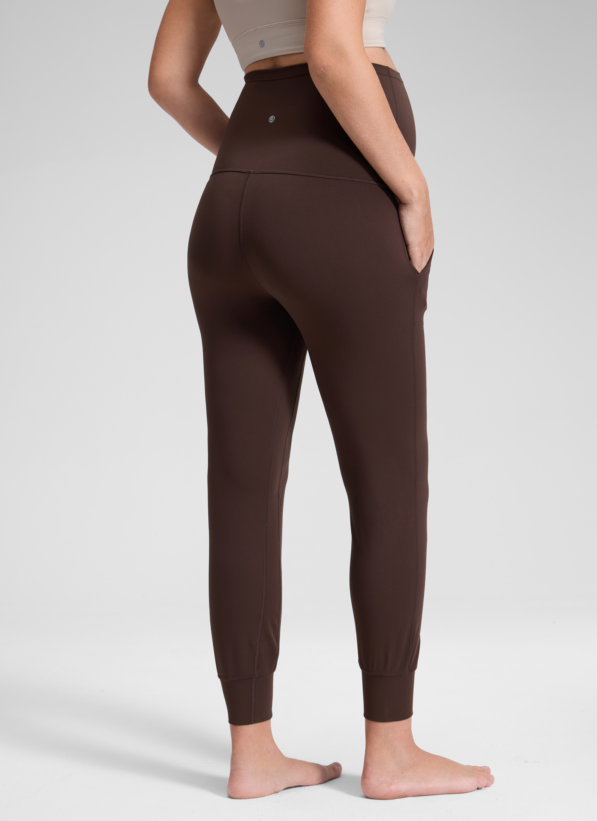 מכנס ג'וגר הריון Butterluxe עם כיסים 27" - Hot Fudge Brown
